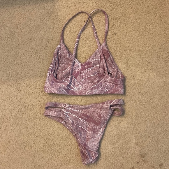 Midori Bikini Set - Picture 2 of 3